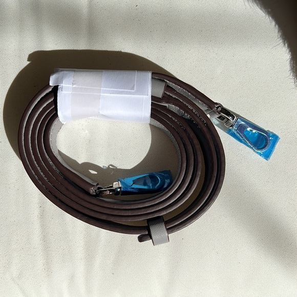 Gorgeous, grey, Cartier hand bag. Exterior is in calf skin and lamb skin fur - Picture 10 of 11